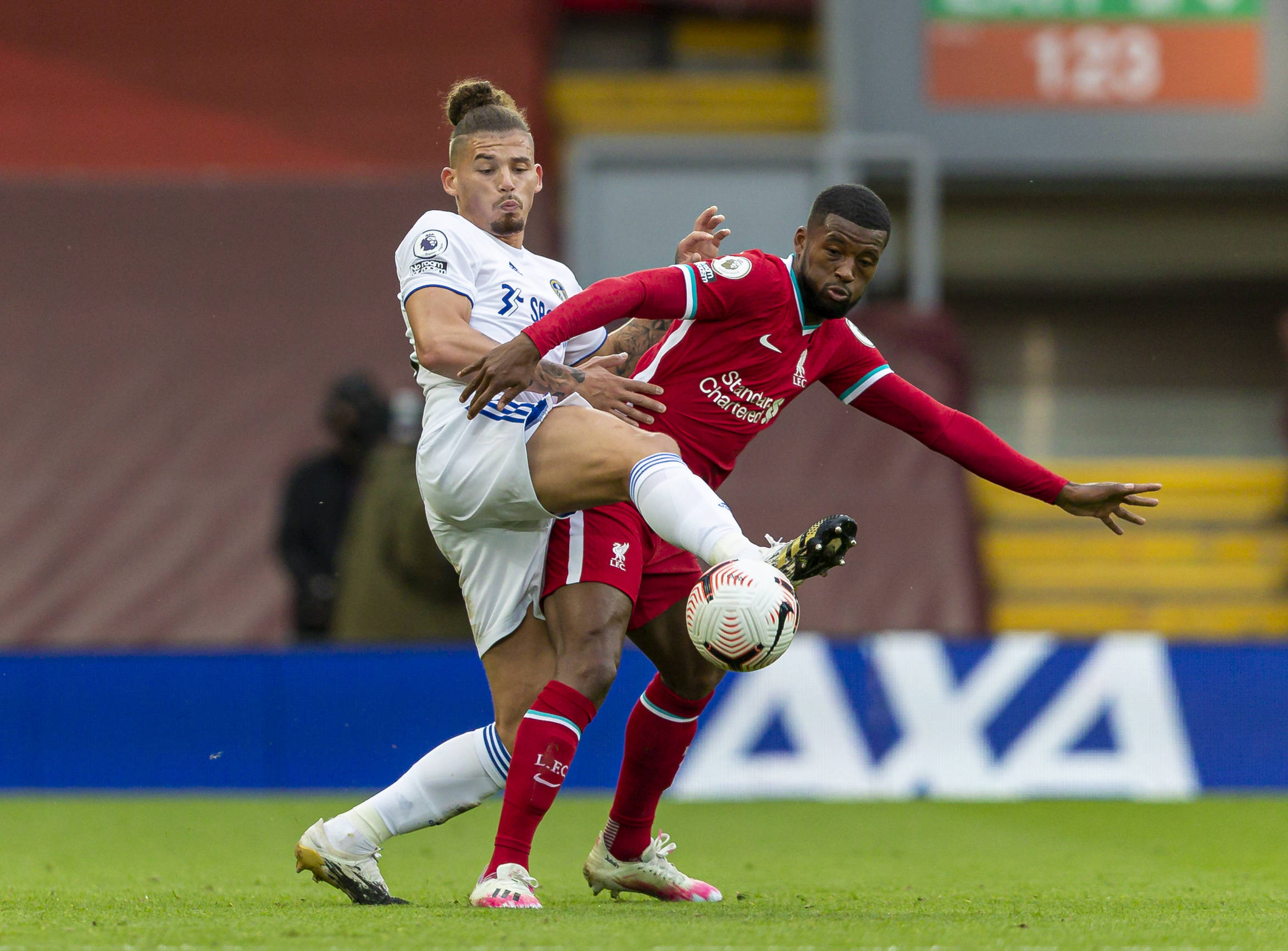 通过他的演 通过他的演